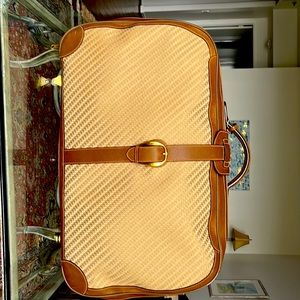 COPY - Brand new vintage suitcase never used just didn’t want to lose it SUPER …